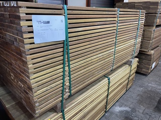 Ca. 84x Guyana Ipé planken geschaafd, 21x70mm, lengte 215cm